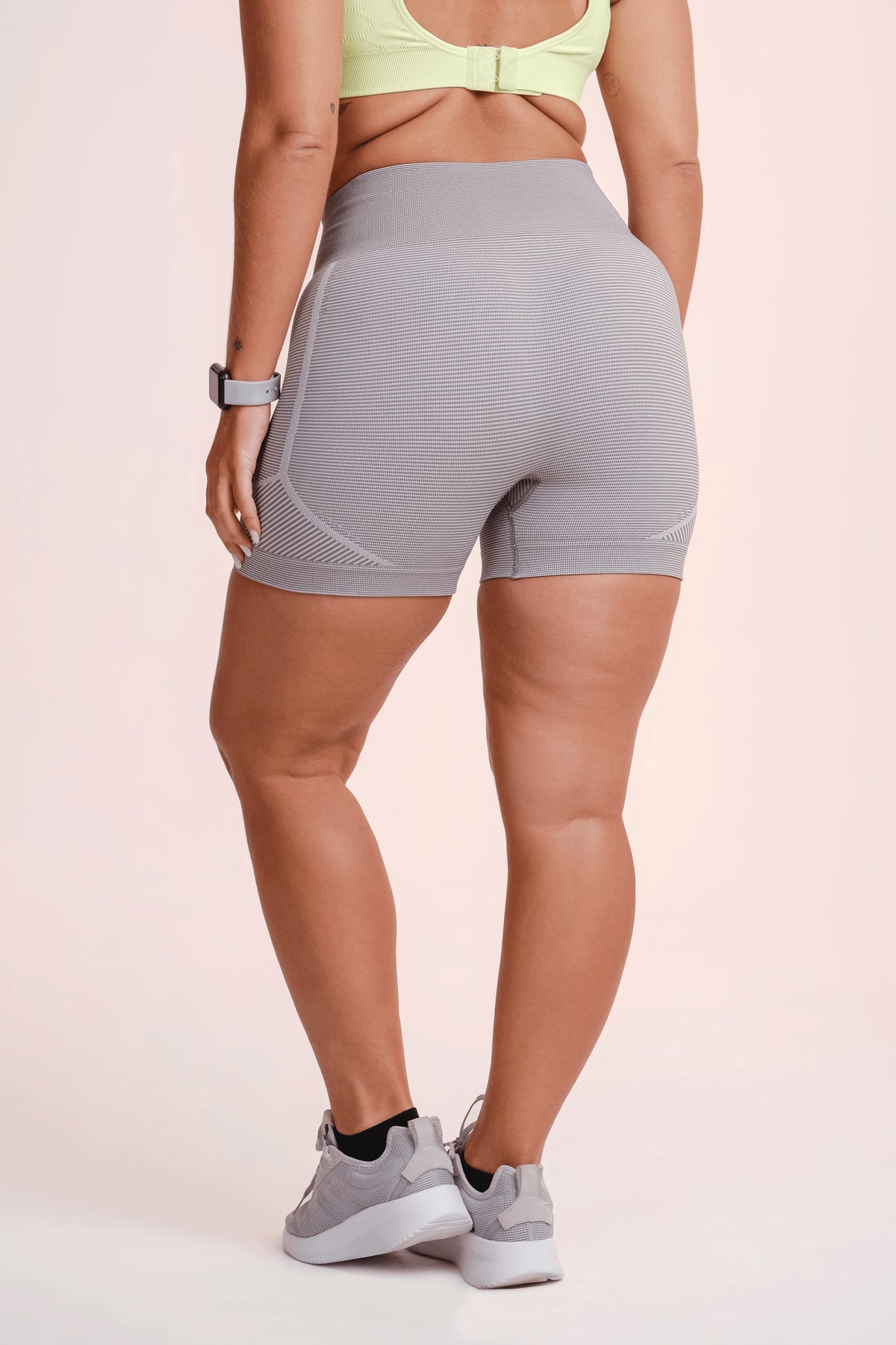 Cinza